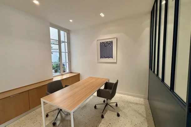Bureau privé - 75009 - 2 postes - 950€