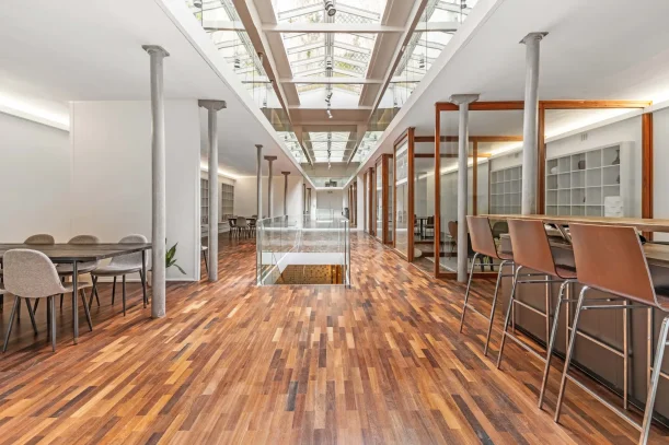 Espace indépendant - 75003 - 44 postes - 28600€