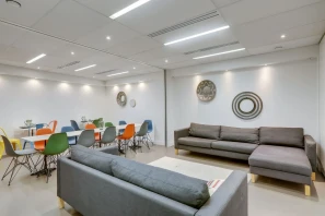 Espace indépendant - 75002 - 16 postes - 7100€