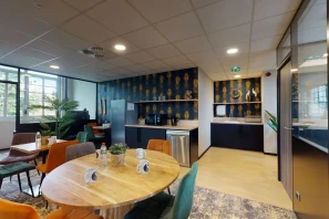 Open Space - 33120 - 5 postes - 240€