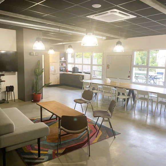 Open Space  3 postes Location bureau Rue de Valmy Montreuil 93100 - photo 5