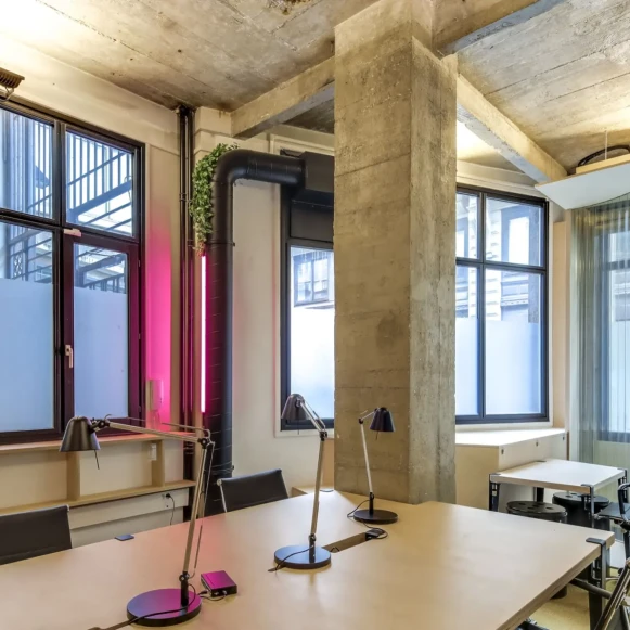 Bureau privé 55 m² 12 postes Coworking Rue Martel Paris 75010 - photo 1