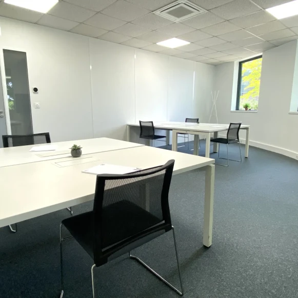 Bureau privé 34 m² 6 postes Location bureau Rue Pereire Saint-Germain-en-Laye 78100 - photo 2