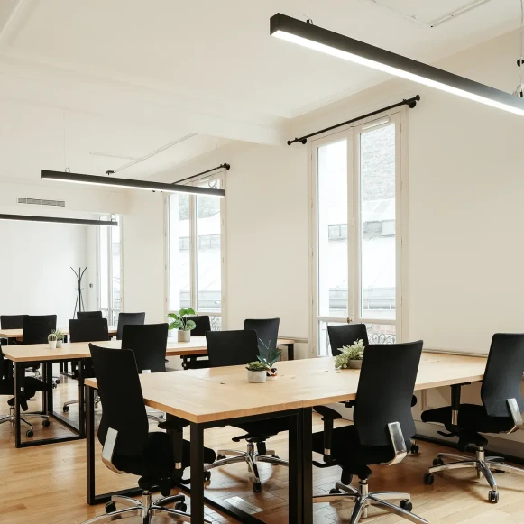 Espace indépendant 165 m² 26 postes Location bureau Rue La Fayette Paris 75010 - photo 2