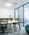 Bureau privé - 06560 - 3 postes - 865€