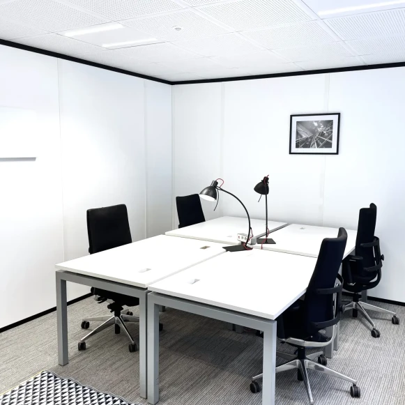 Bureau privé 25 m² 4 postes Coworking Rue de Rouvray Neuilly-sur-Seine 92200 - photo 1