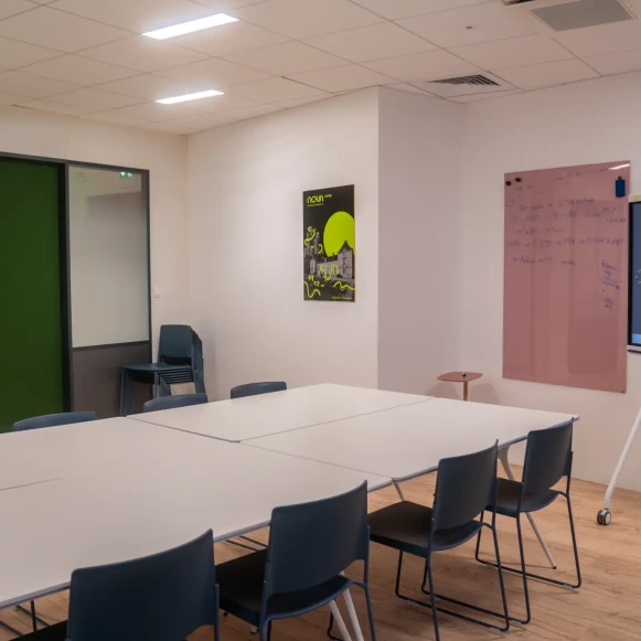 Bureau privé 15 m² 4 postes Coworking Rue de Châtillon Rennes 35000 - photo 11