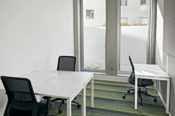 Bureau privé - 49000 - 3 postes - 740€