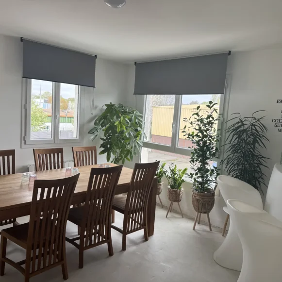 Bureau privé 14 m² 3 postes Coworking Rue de la Sablière Sainte-Geneviève-des-Bois 91700 - photo 6