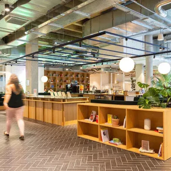 Espace indépendant 3 500 m² 350 postes Location bureau Boulevard Pereire Paris 75017 - photo 6