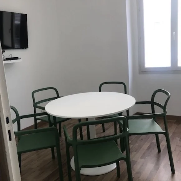 Bureau privé 10 m² 2 postes Location bureau Rue Bailli de Suffren Marseille 13001 - photo 5