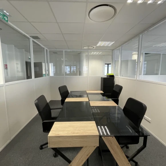 Bureau privé 25 m² 8 postes Location bureau Rue Victor Lagrange Lyon 69007 - photo 6