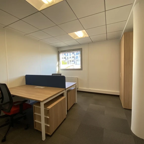 Bureau privé 13 m² 2 postes Location bureau Rue Diderot Nanterre 92000 - photo 1