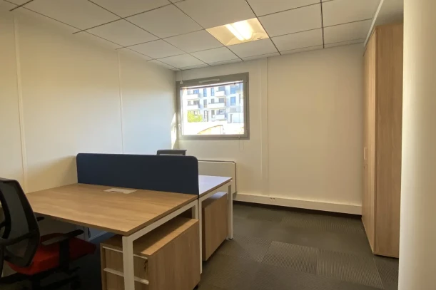 Bureau privé - 92000 - 2 postes - 700€