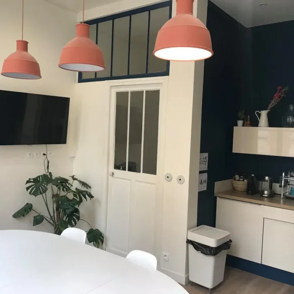 Bureau privé 18 m² 6 postes Location bureau Rue Notre Dame des Victoires Paris 75002 - photo 3