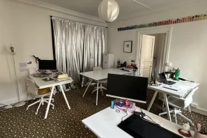 Bureau privé - 75010 - 4 postes - 2200€