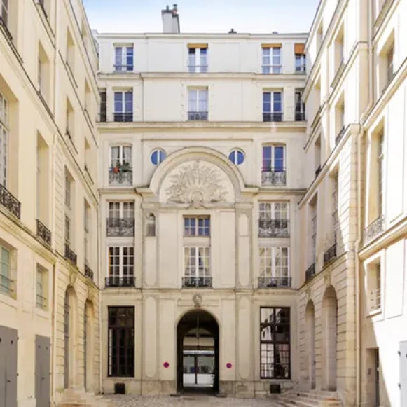 Open Space  1 poste Location bureau Rue Saint-Louis en l'Île Paris 75004 - photo 4