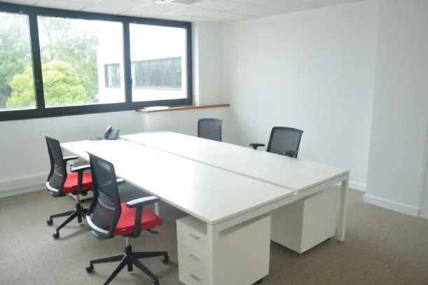Bureau privé - 44000 - 4 postes - 1028.97€