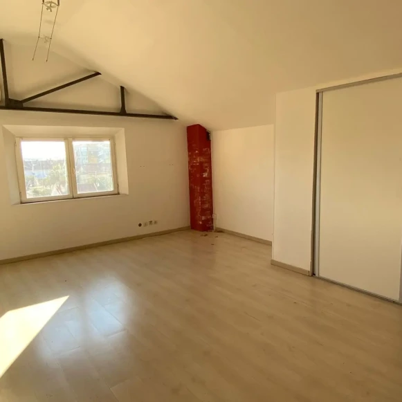 Bureau privé 30 m² 3 postes Coworking Avenue de Saint-Antoine Marseille 13015 - photo 1