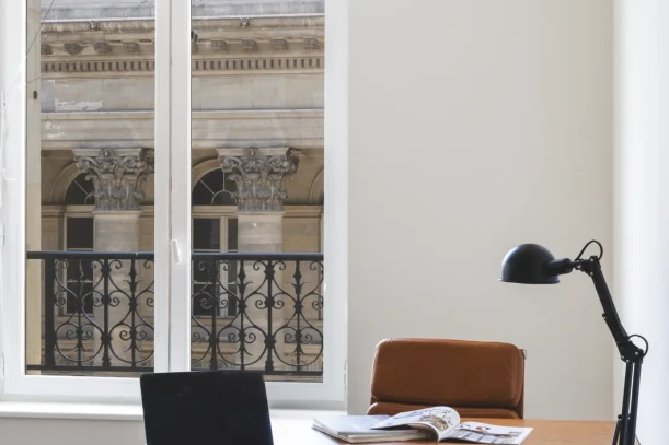 Bureau privé - 75002 - 3 postes - 2696€