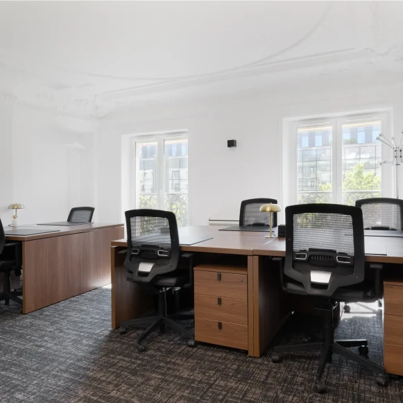 Bureau privé 30 m² 6 postes Location bureau Avenue Kléber Paris 75016 - photo 1