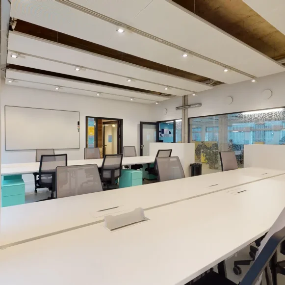 Bureau privé 44 m² 12 postes Coworking Boulevard Voltaire Paris 75011 - photo 1