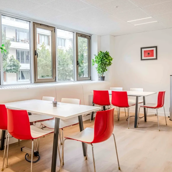 Bureau privé 22 m² 4 postes Coworking Rue de Rouvray Neuilly-sur-Seine 92200 - photo 2