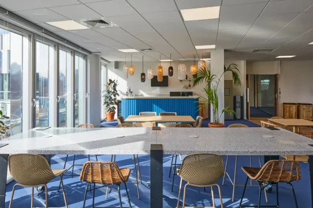 Bureau privé - 59800 - 11 postes - 4400€