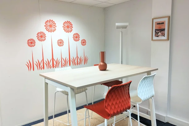 Open Space - 44500 - 4 postes - 190€