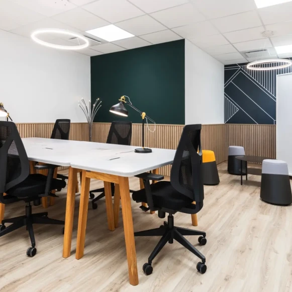 Bureau privé 17 m² 5 postes Coworking Rue Océane Saint-Herblain 44800 - photo 1