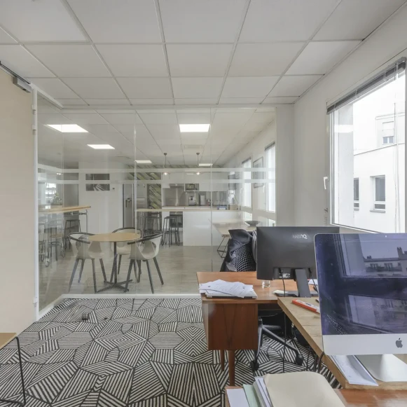 Bureau privé 18 m² 2 postes Location bureau Boulevard Edgar Quinet Colombes 92700 - photo 2