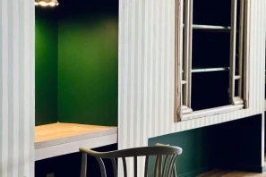 Open Space - 33500 - 20 postes - 220€