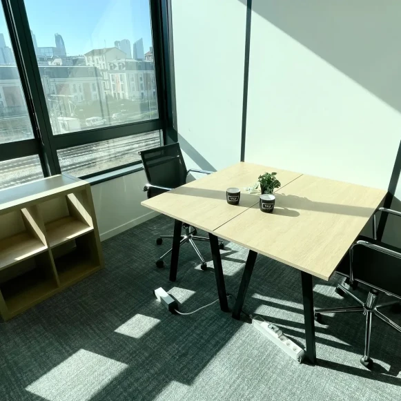Bureau privé 6 m² 2 postes Coworking Rue du Débarcadère Colombes 92700 - photo 1