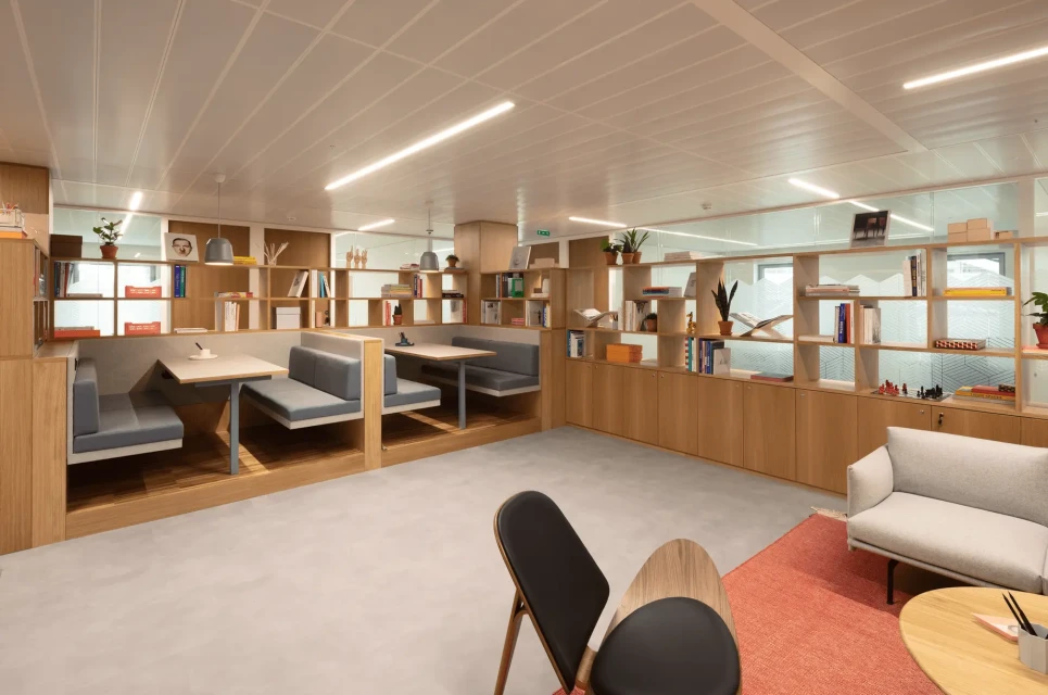 Spaces - Cours Valmy