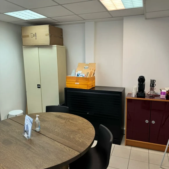 Bureau privé 17 m² 3 postes Location bureau Rue de la Croix Nanterre 92000 - photo 3