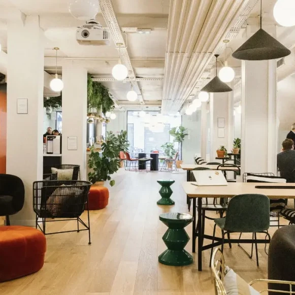 Bureau privé 12 m² 4 postes Coworking Rue de Cléry Paris 75002 - photo 1