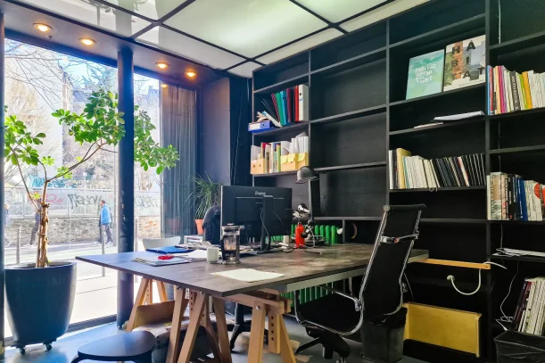 Open Space - 75010 - 2 postes - 300€
