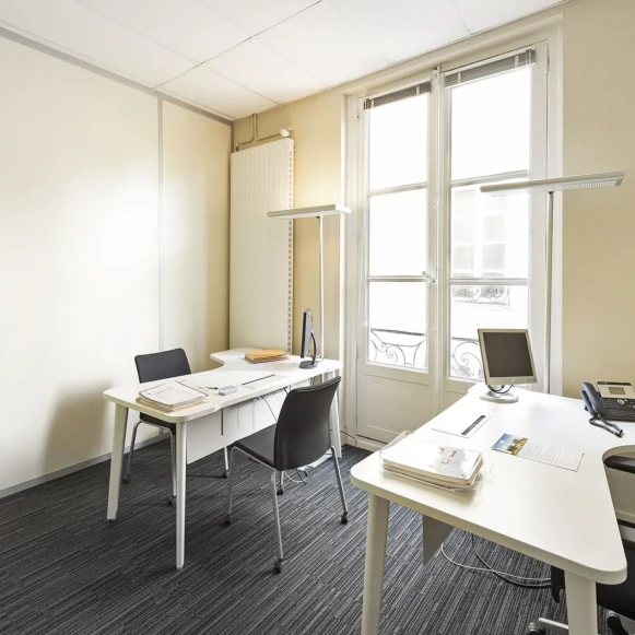 Bureau privé 13 m² 2 postes Coworking Rue du Guesclin Nantes 44000 - photo 1