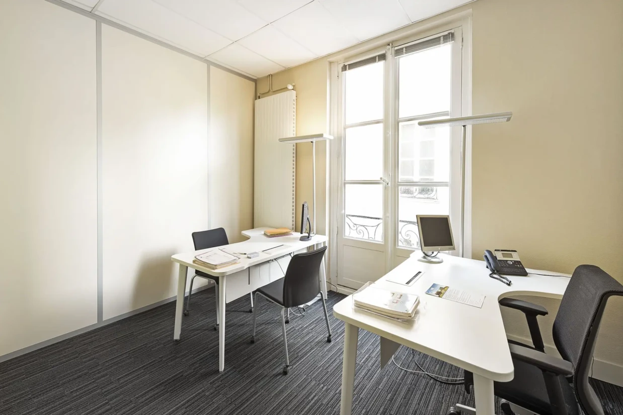 Bureau privé - 44000 - 2 postes - 1440€