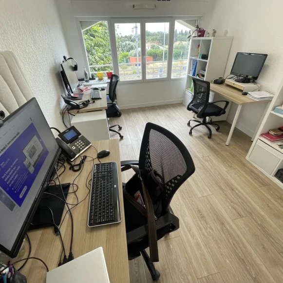 Bureau privé 14 m² 3 postes Coworking Rue Pierre Semard Le Soler 66270 - photo 3