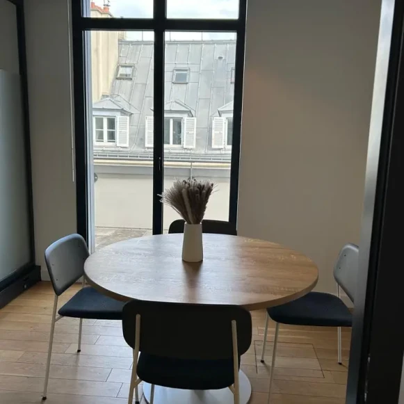 Bureau privé 196 m² 54 postes Location bureau Rue la Fayette Paris 75009 - photo 12