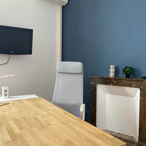 Bureau privé 17 m² 1 poste Location bureau Avenue Port Mahon Charente-Maritime 17400 - photo 2