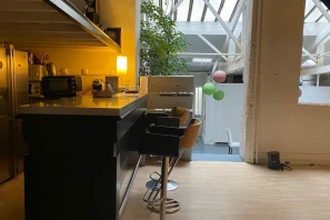 Bureau privé - 75018 - 6 postes - 1950€