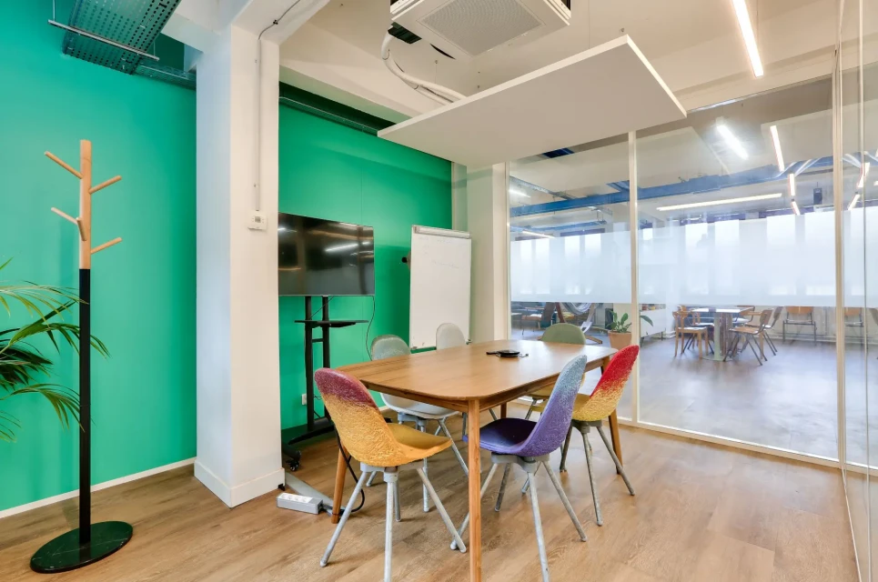 Hiptown - Canal Saint Martin