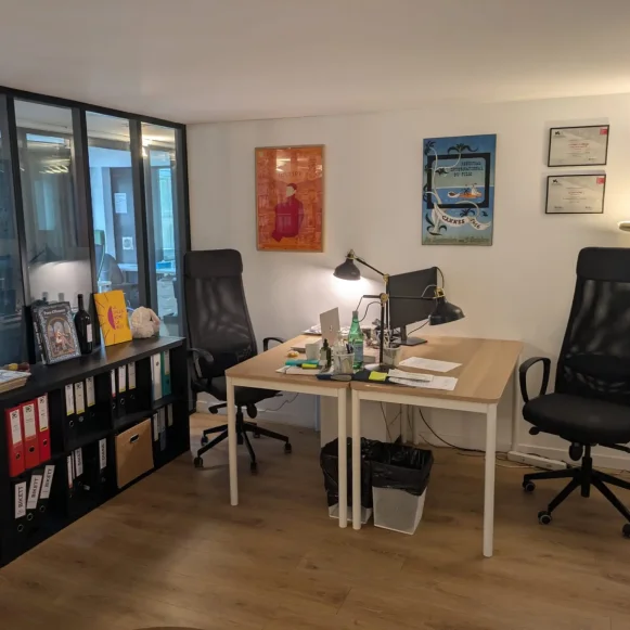 Espace indépendant 16 m² 4 postes Location bureau Rue Henri Chevreau Paris 75020 - photo 4