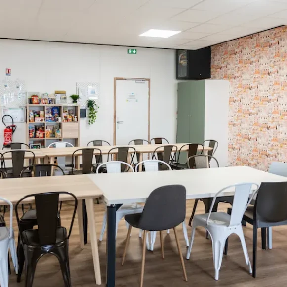 Bureau privé 15 m² 4 postes Coworking Rue Lortet Lyon 69007 - photo 5