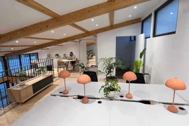 Espace indépendant - 93100 - 30 postes - 7600€