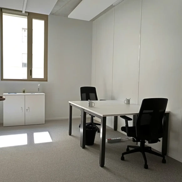 Bureau privé 12 m² 2 postes Location bureau Rue Philippe Jolly Bordeaux 33800 - photo 1