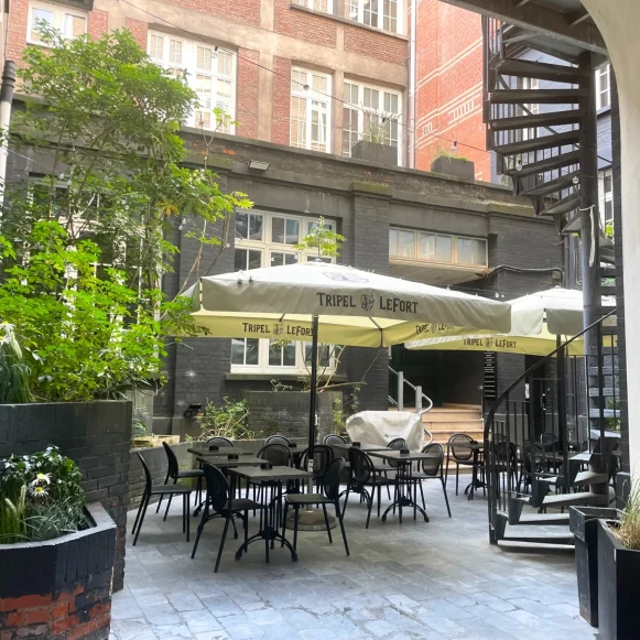 Bureau privé 20 m² 2 postes Coworking Place de la Gare Lille 59800 - photo 1