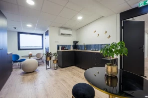 Bureau privé - 59100 - 4 postes - 988€